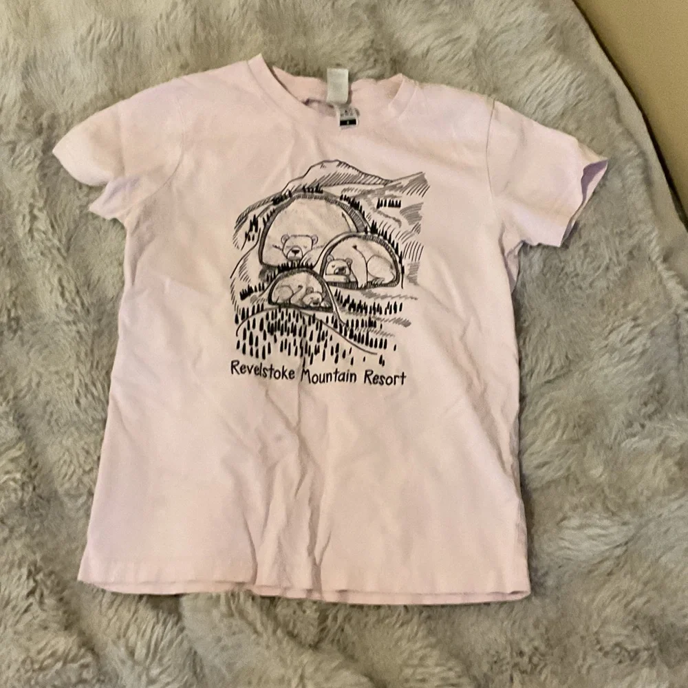 adidas Light Pink Kids Graphic Tee with Mountain & Bear Print - Picture 3 of 3